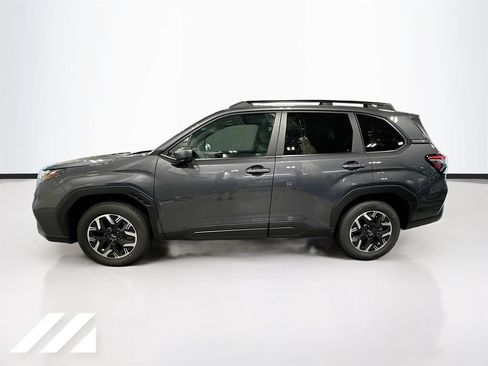 Used 2026 Subaru Forester Premium AWD/4WD image 8