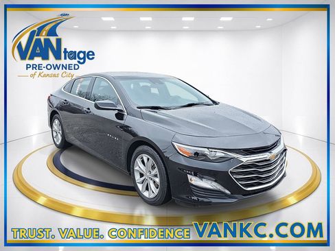 Used 2025 Chevrolet Malibu LT image 3