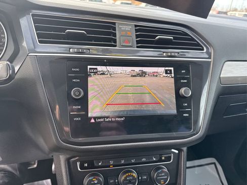 Used 2021 Volkswagen Tiguan SE R-Line image 38