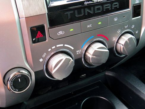 Used 2018 Toyota Tundra SR5 w/ SR5 Upgrade Package image 26