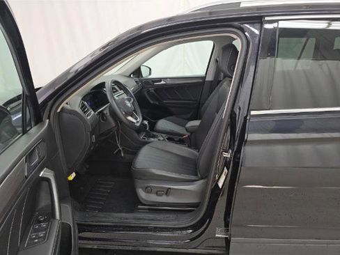 Used 2022 Volkswagen Tiguan SE image 7