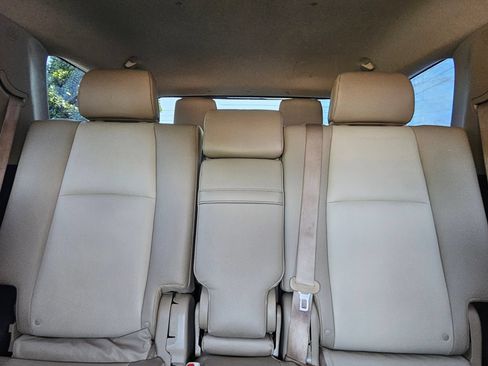 Used 2023 Toyota 4Runner SR5 Premium w/ Moonroof Package AWD/4WD image 26