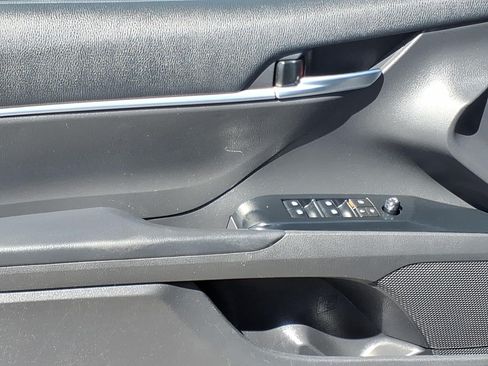 Used 2019 Toyota Camry LE FWD image 21