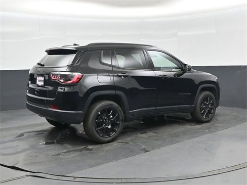 New 2026 Jeep Compass Latitude image 4
