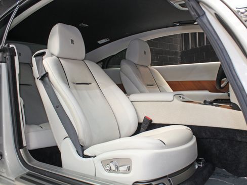 Used 2014 Rolls-Royce Wraith RWD image 57