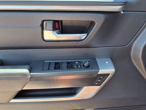 Used 2025 Toyota Tundra Platinum AWD/4WD image 13