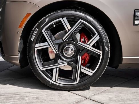 Used 2026 Rolls-Royce Cullinan Black Badge image 3