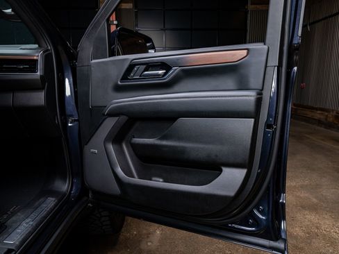 Used 2025 GMC Yukon Denali image 34