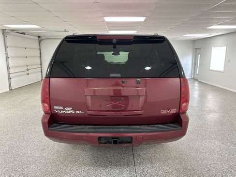 Used 2007 GMC Yukon XL SLT w/ SLT Preferred Equipment Group AWD/4WD image 7