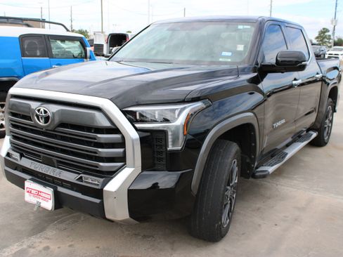 Used 2023 Toyota Tundra Limited AWD/4WD image 3