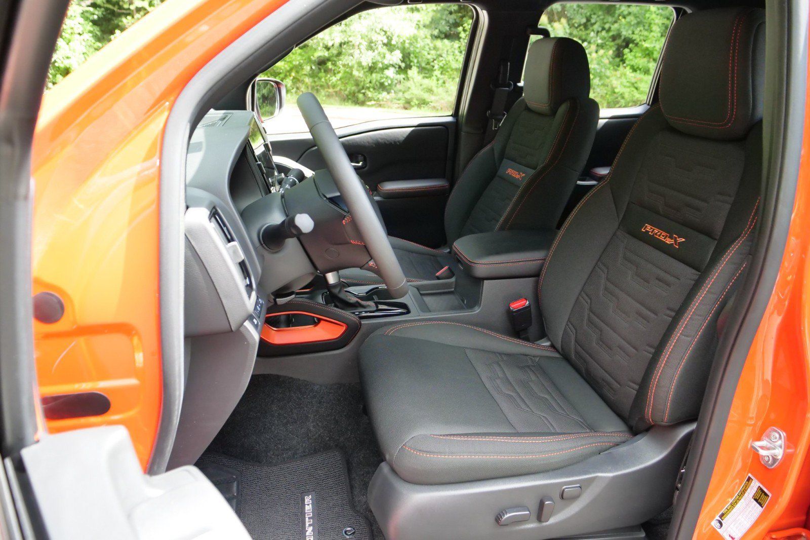 Used 2025 Nissan Frontier Pro-X RWD image 3