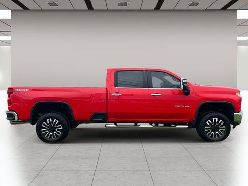 Used 2022 Chevrolet Silverado 2500 LTZ image 2