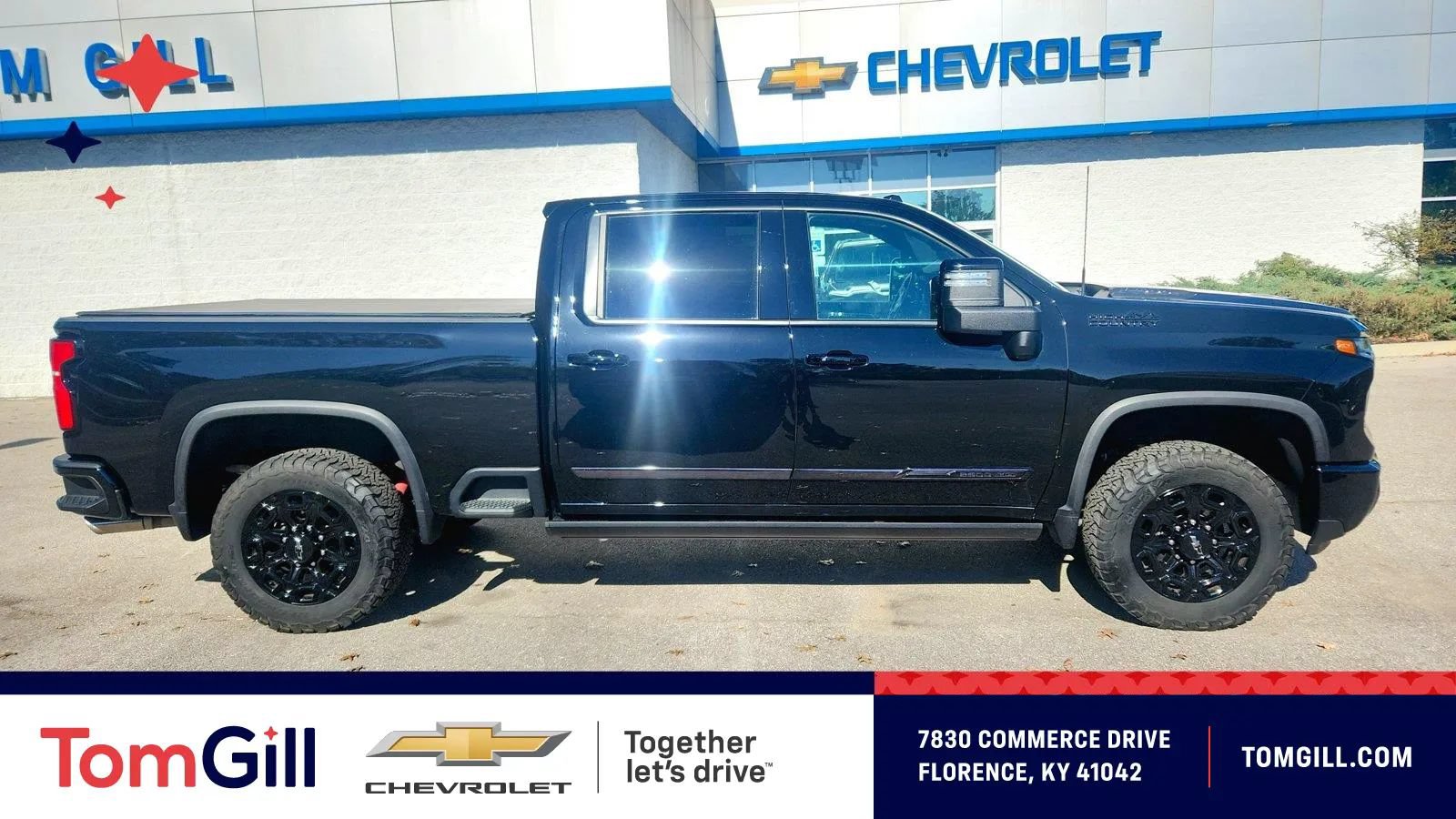 Used 2024 Chevrolet Silverado 2500 High Country w/ High Country Premium Package AWD/4WD image 1