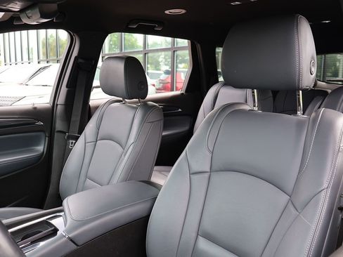 Used 2023 Buick Enclave Essence w/ Sport Touring Edition FWD image 29