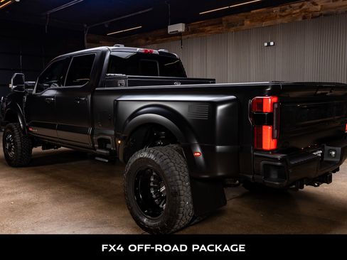 Used 2025 Ford F450 Platinum w/ FX4 Off-Road Package image 6