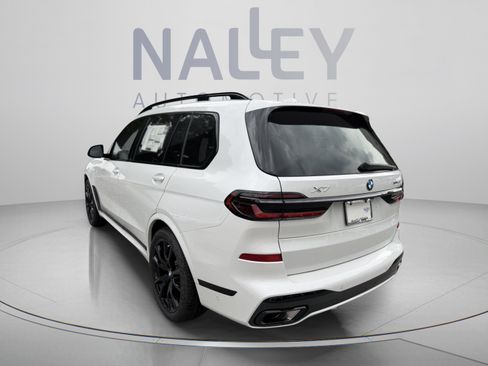 Used 2027 BMW X7 xDrive40i w/ M Sport Package AWD/4WD image 2