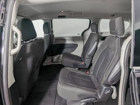 Used 2023 Chrysler Voyager LX image 16