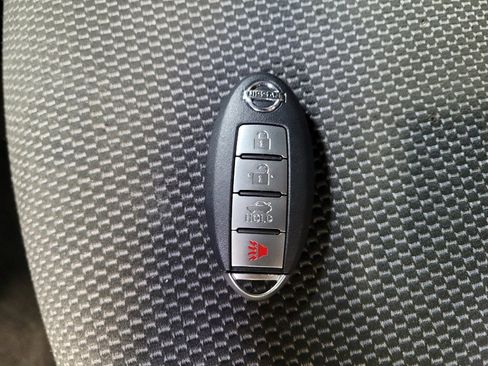 Used 2019 Nissan Versa SV w/ SV Special Edition Package image 32