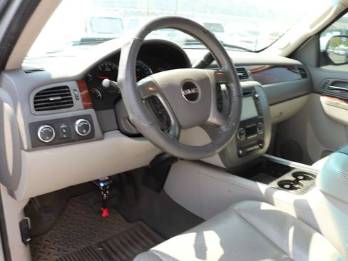 Used 2013 GMC Sierra 1500 SLT w/ SLT Convenience Package AWD/4WD image 10