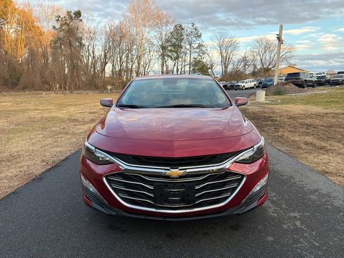 Used 2024 Chevrolet Malibu LT image 2