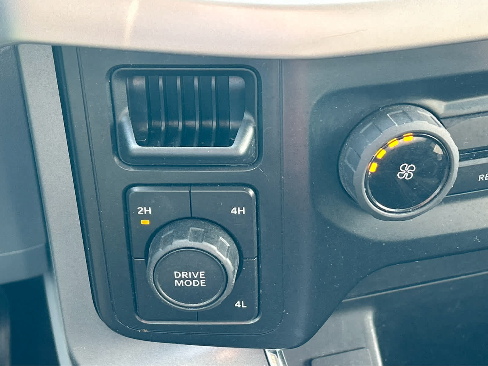 Used 2022 Ford F150 XLT AWD/4WD image 35
