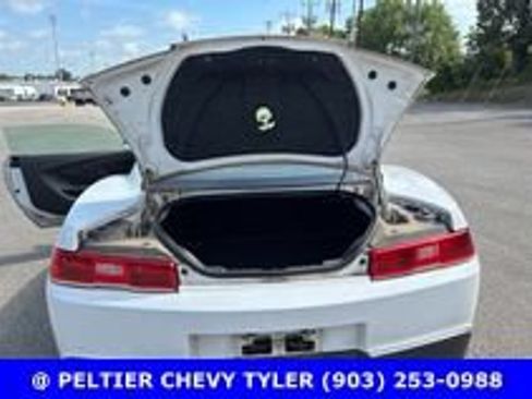 Used 2015 Chevrolet Camaro LT RWD image 8