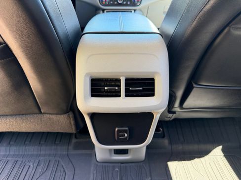 Used 2023 GMC Terrain SLT w/ LPO, Floor Liner Package FWD image 27