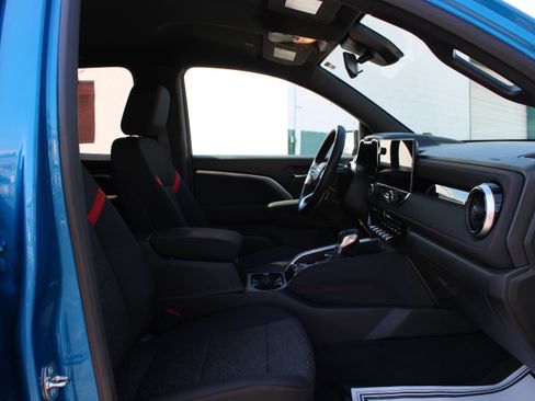 Used 2023 Chevrolet Colorado Z71 w/ Advanced Trailering Package image 14