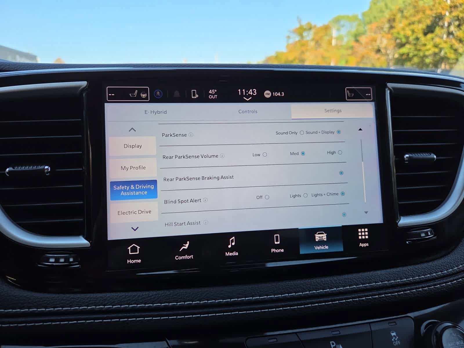 Used 2023 Chrysler Pacifica Touring-L FWD image 24