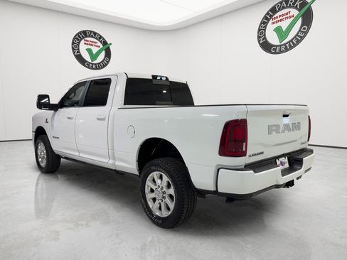 Used 2026 RAM 2500 Laramie AWD/4WD image 3