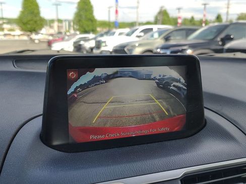 Used 2018 MAZDA MAZDA3 Touring FWD image 15