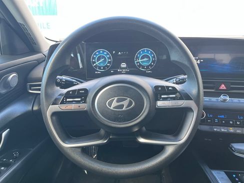 Used 2024 Hyundai Elantra SEL FWD image 14
