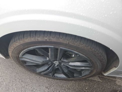 Used 2024 Volvo S60 T8 Ultimate image 3