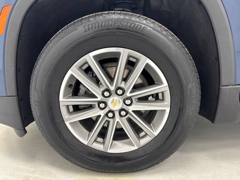 Used 2023 Chevrolet Traverse LT FWD image 37