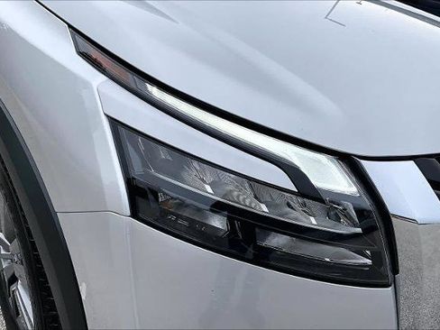 Certified 2025 Nissan Pathfinder SV FWD image 27