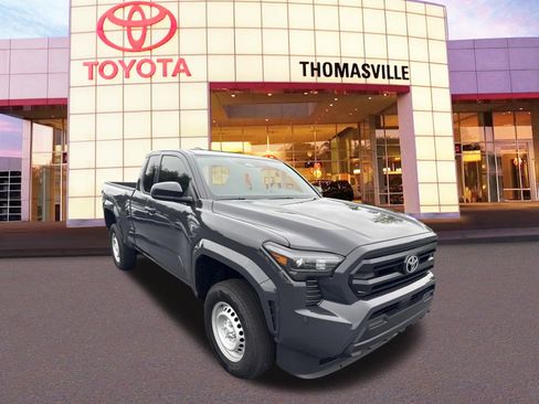Used 2025 Toyota Tacoma SR image 3