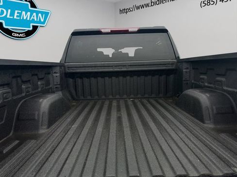 Used 2023 Chevrolet Silverado 1500 RST w/ Z71 Off-Road Package AWD/4WD image 19