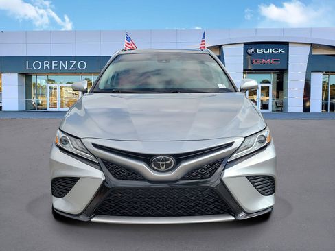 Used 2020 Toyota Camry XSE image 2