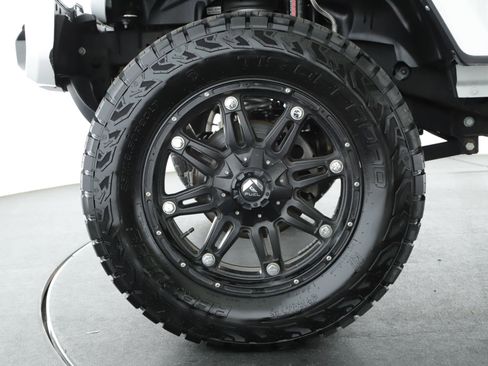 Used 2022 Jeep Gladiator Overland image 21