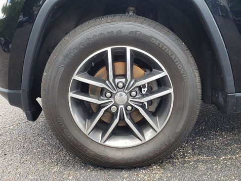 Used 2017 Jeep Grand Cherokee Limited AWD/4WD image 7