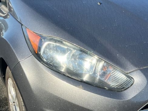 Used 2015 Ford Fiesta SE image 8