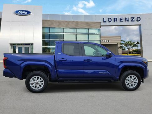 Used 2024 Toyota Tacoma SR5 RWD image 4