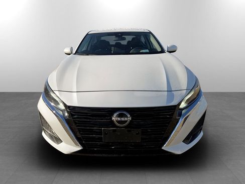 Used 2023 Nissan Altima 2.5 SV image 4