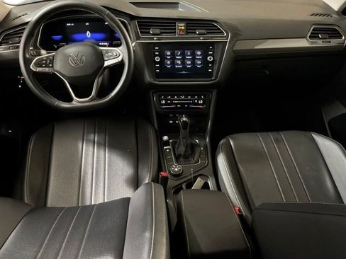Used 2022 Volkswagen Tiguan SE AWD/4WD image 9