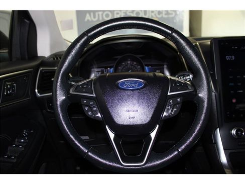 Used 2024 Ford Edge Titanium image 26