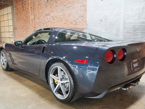Used 2013 Chevrolet Corvette Coupe w/ 4LT Preferred Equipment Group RWD image 17