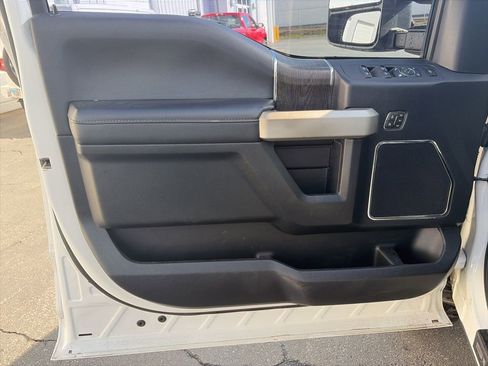 Used 2020 Ford F250 Lariat image 13