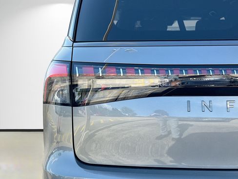 Used 2025 INFINITI QX80 Autograph AWD/4WD image 10
