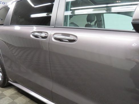 Used 2022 Toyota Sienna XLE image 23