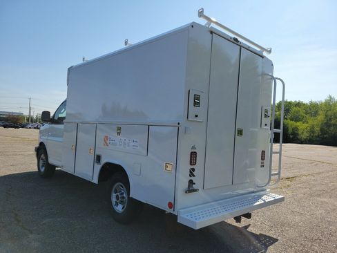 New 2025 GMC Savana 3500 w/ Power Convenience Package image 5